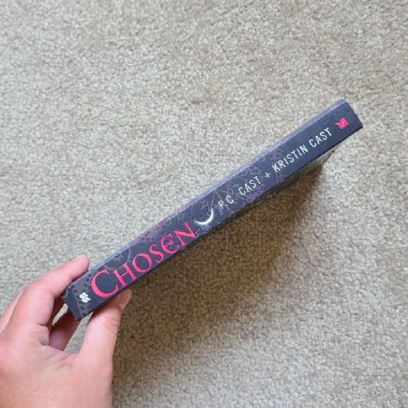 4/$25 Chosen: A House of Night Novel by PC Cast + Kristin Cast - Paperback - Picture 3 of 5